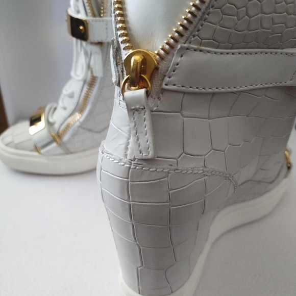 GIUSEPPE ZANOTTI  FASHIONABLE SNEAKERS - Picture 9 of 16